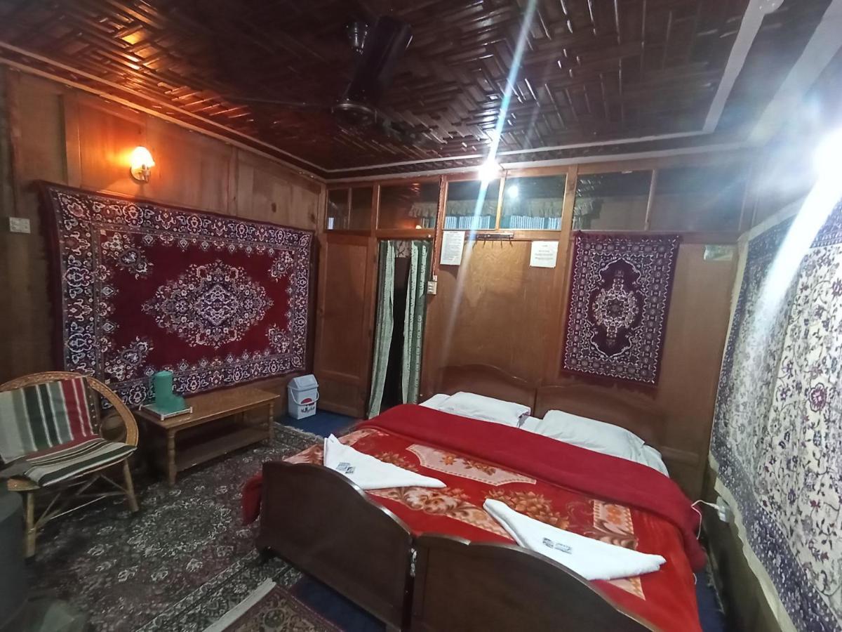 New Bombay Heritage Group Of House Boat Srīnagar 外观 照片